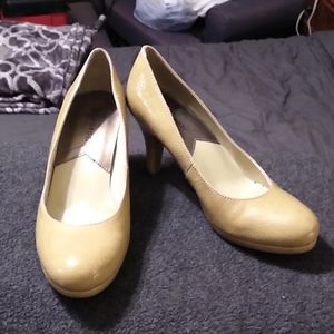 Beige heels